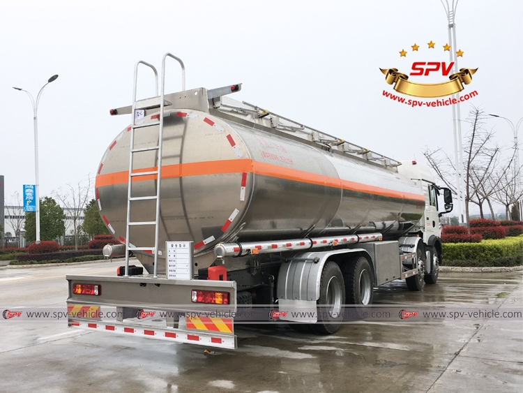 Aluminium Fuel Tanker Sinotruk - RB